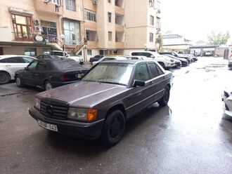 Mercedes 190, 1.8 L, 1991 il, 300 000 km