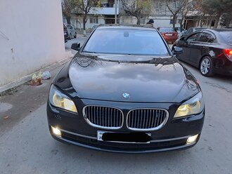 BMW 750, 4.4 L, 2010 il, 109 354 km