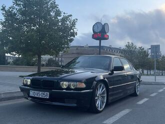 BMW 745, 4.4 L, 2001 il, 401 000 km