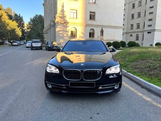 BMW 750, 4.4 L, 2013 il, 198 000 km